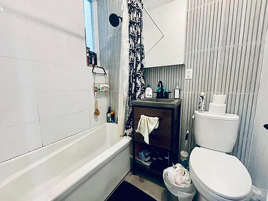 Rented by SpaceReqs LLC | media 6