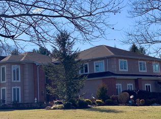 818 Hidden Forest Dr, Collegeville, PA 19426