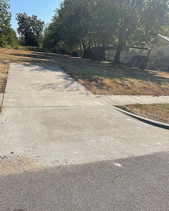 1st image of 1937 N Iroquois Ave