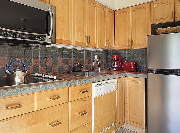 2nd image of 235 Seaview Ct APT D7