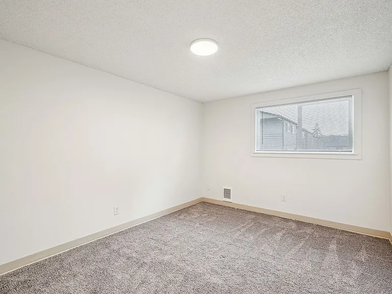 The 1800 Place Apartments — Photo 39