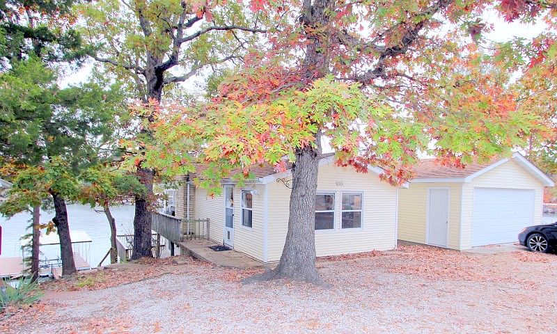 Beautiful 3 Bd Lake Home