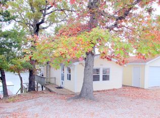 100 Cactus Rd, Lake Ozark, MO 65049