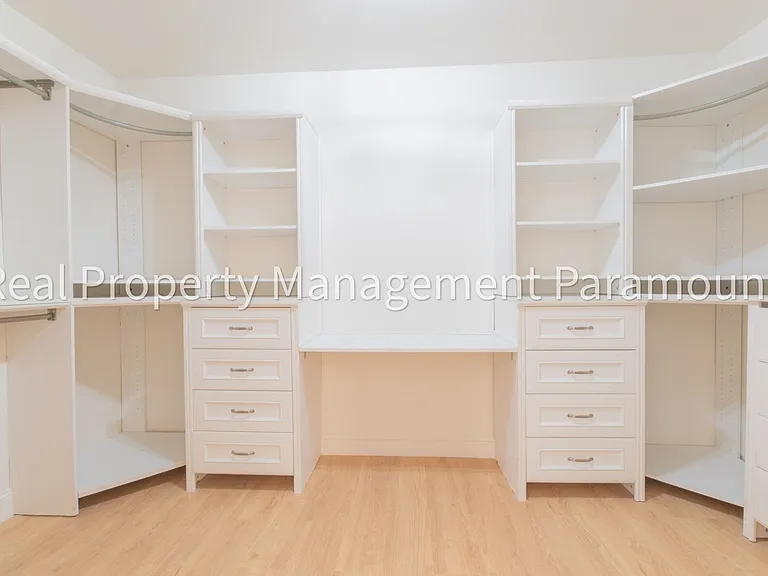 1867 S Redondo Blvd — Photo 32