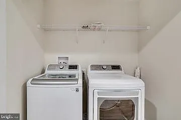 612 Totten Pl NE — Photo 25