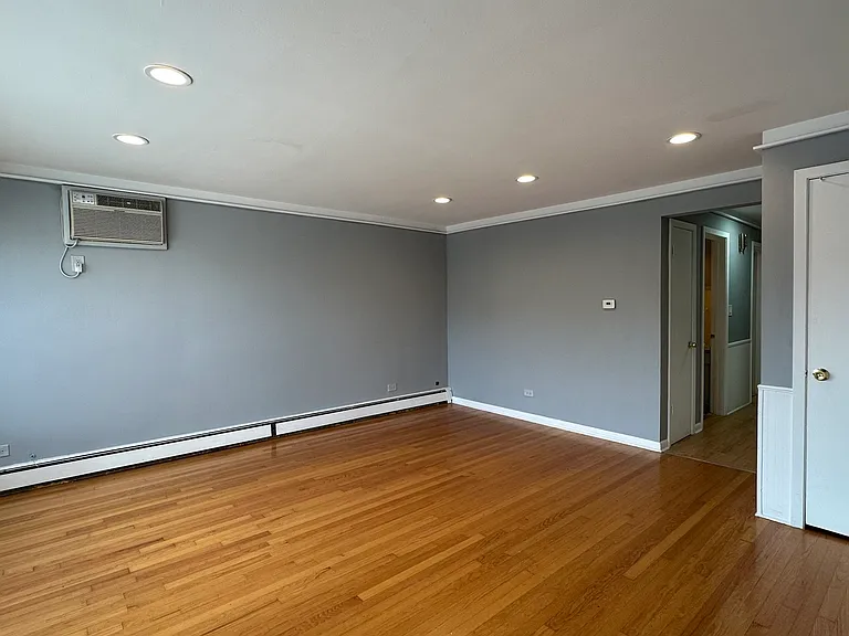 6118 W Gunnison St #1 — Photo 2