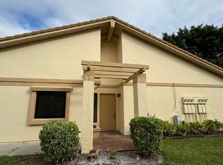 3045 Clearlake Dr APT 6, Melbourne, FL 32935