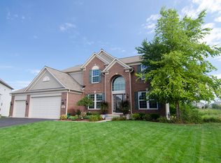 3542 Chancery Ln, Carpentersville, IL 60110