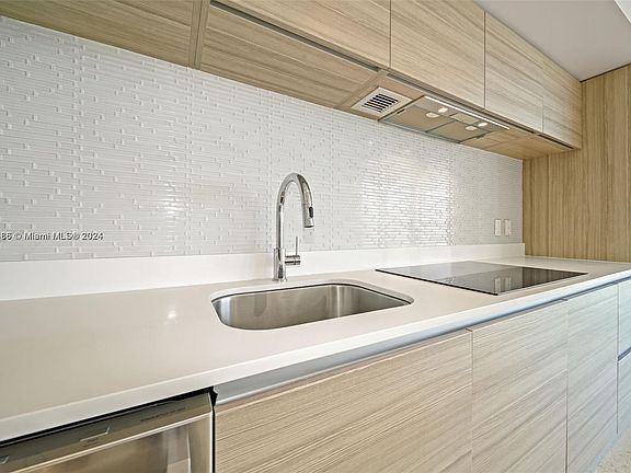 5th image of 6620 Indian Creek Dr APT 416
