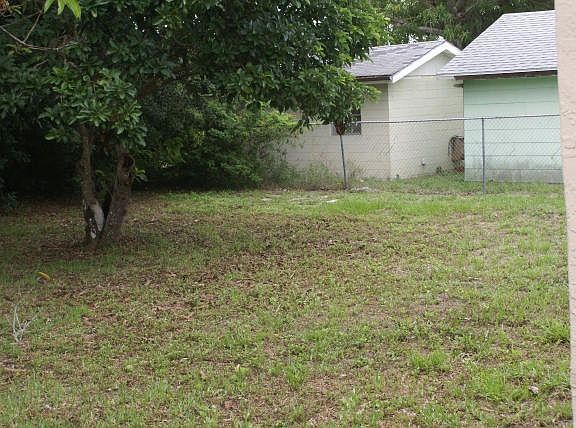 4th image of 10231 SE Williams Dr