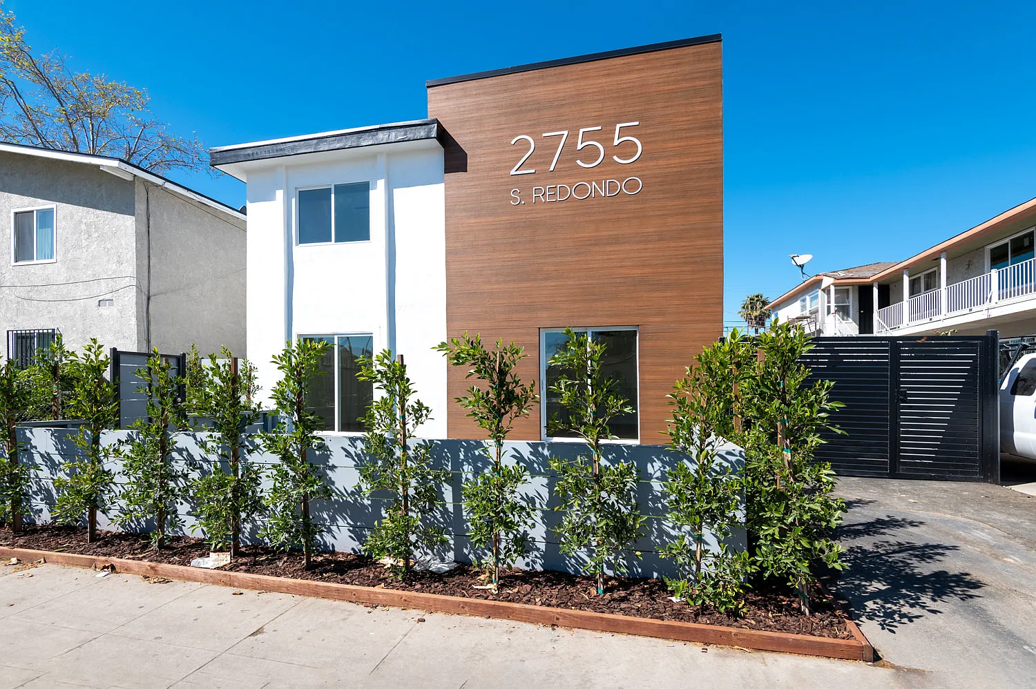 Newly Renovated 1BR/1BA in West Adams | In-Unit Washer/Dryer + Parking Available — Photo 1