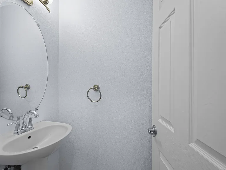 1067 McKay Dr — Photo 11