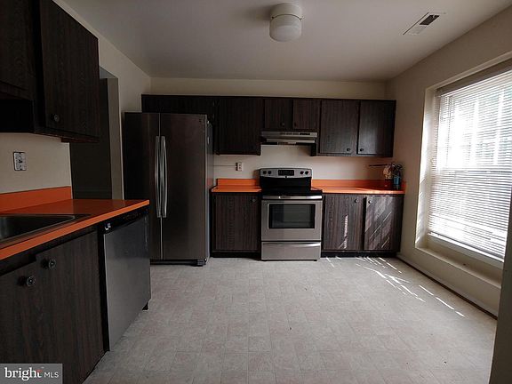 2nd image of 1206 Stonewood Ct