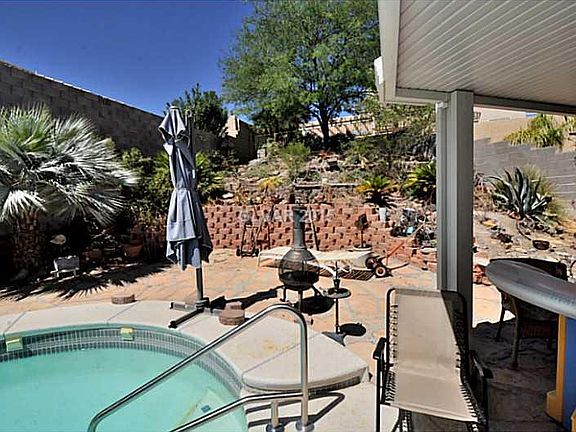 2nd image of 1021 Majesty Ct
