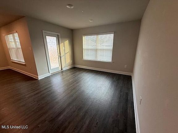 3rd image of 6616 Eastland Cir