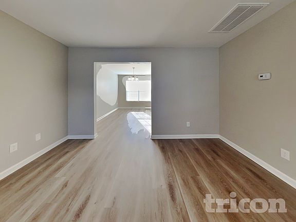 4th image of 3615 Cyrus St