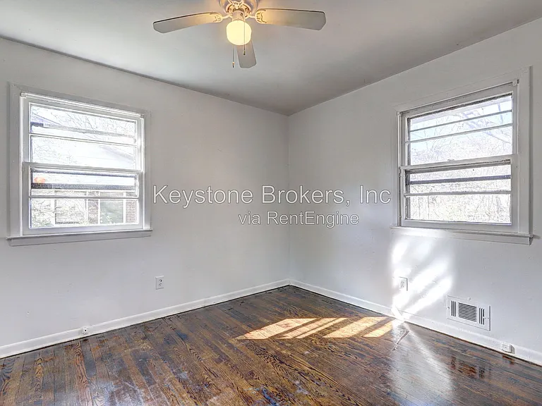 3467 Eisenhower Cir SE — Photo 6
