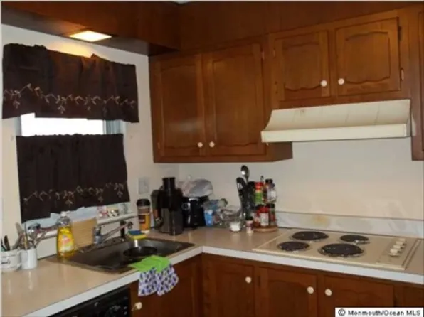 282A Huntington Dr, Lakewood, NJ 08701
