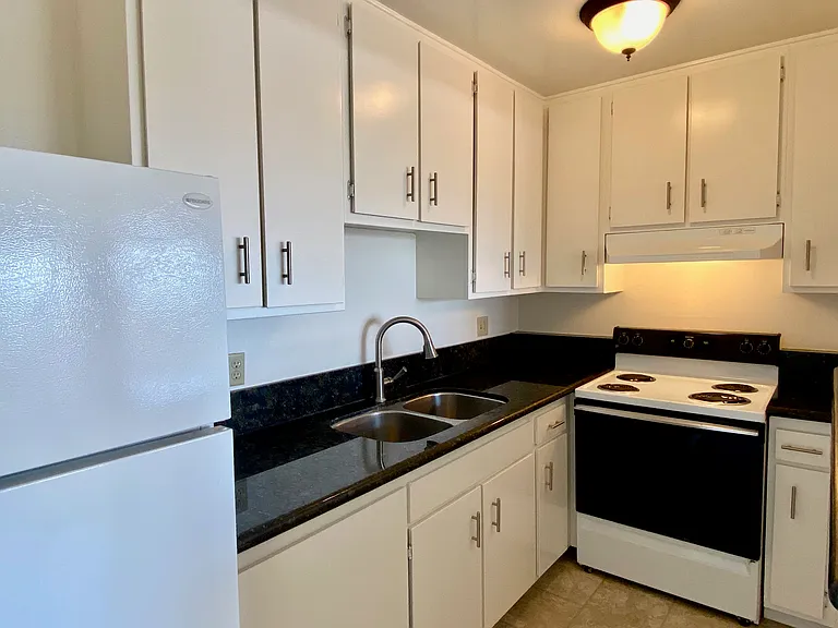 2100 Red Rose Way #26-Q — Photo 12
