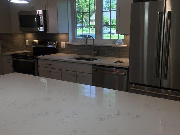 open kitchen to dining room/living room