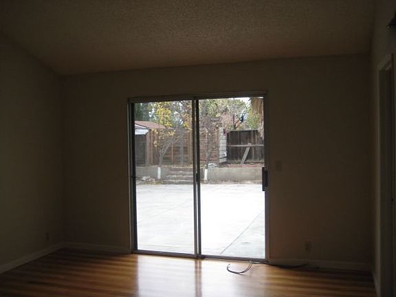 3rd image of 1612 Trieste Ct