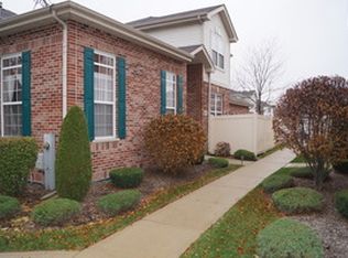 6585 Pine Lake Dr, Tinley Park, IL