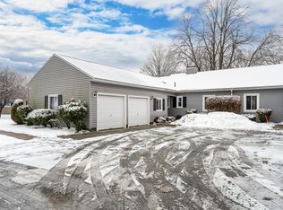 167 Applewood Dr, Chicopee, MA 01022