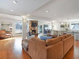 11203 75th Ave NW, Edmonton, AB T6G0H4