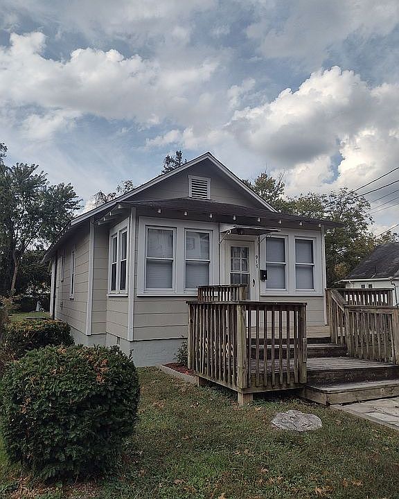 1st image of 917 & 1/2 Park Dr