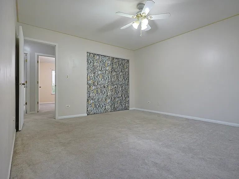 1402 Parkside Dr — Photo 17