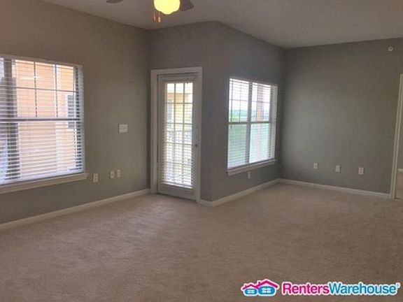 5th image of 2320 Gracy Farms Ln APT 826