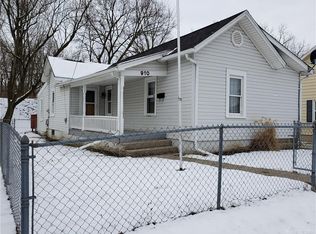 910 Race Dr, Troy, OH 45373