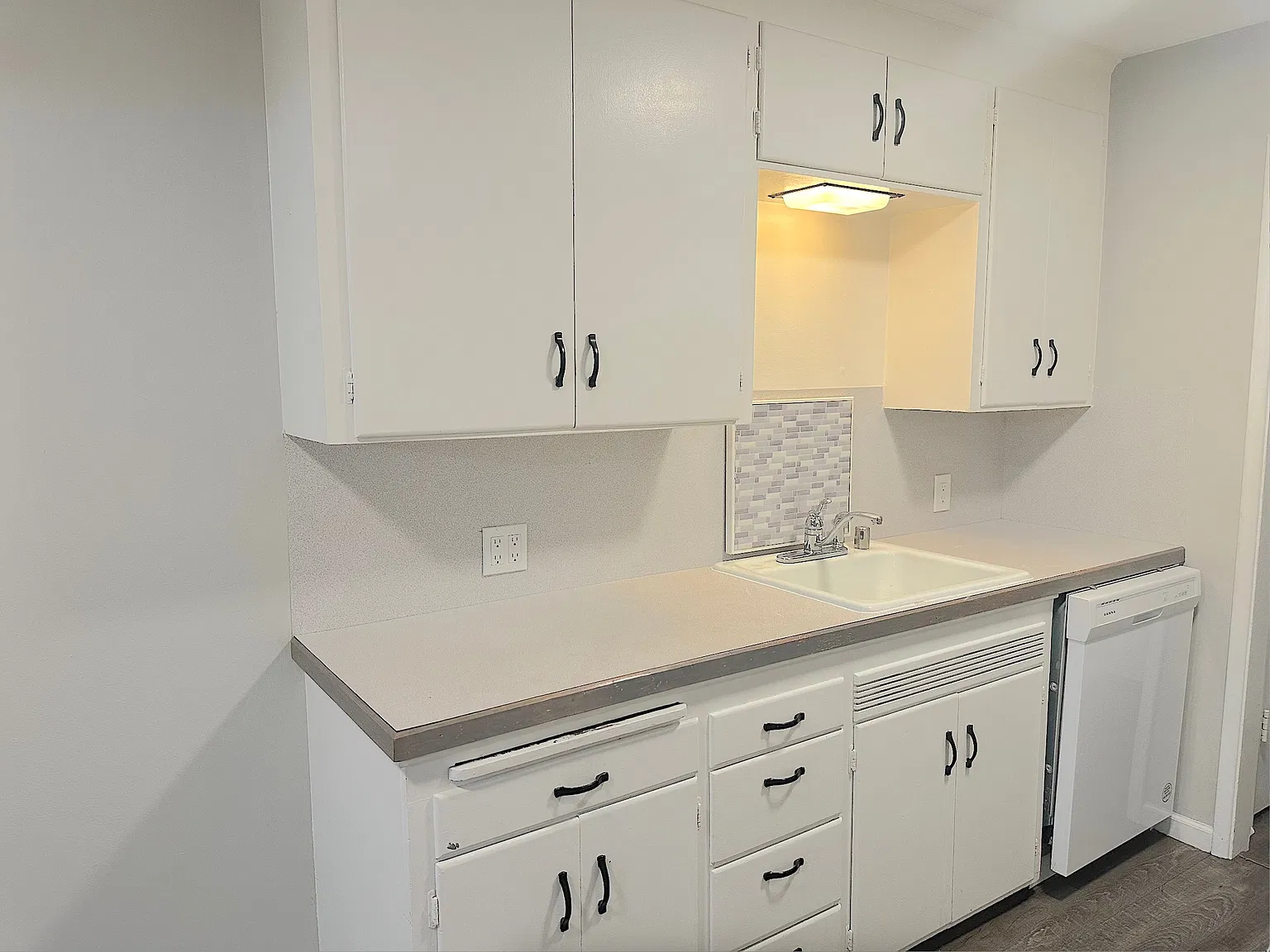 2 bed, 800 sqft, $1,695 — Photo 4