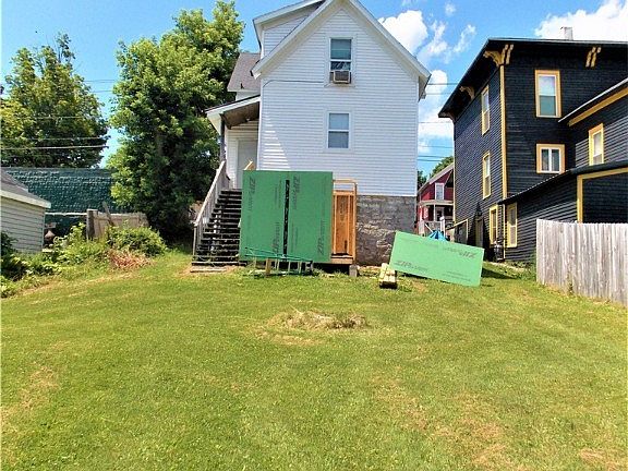 2nd image of 612 West St