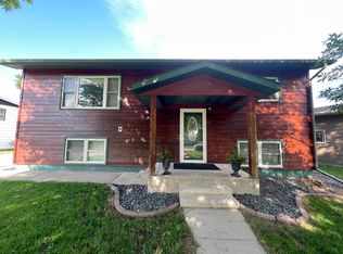 1226 Sunset Ave, Mobridge, SD 57601