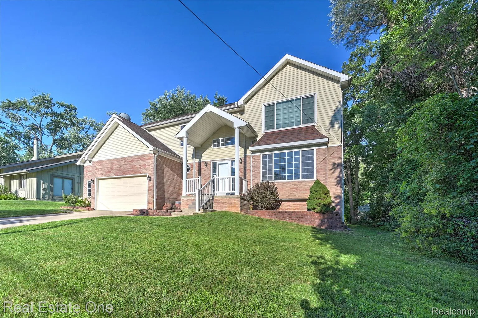 3950 Bradmore Ave photo 1