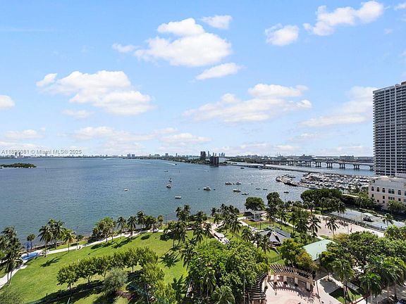 4th image of 1800 N Bayshore Dr APT 1505