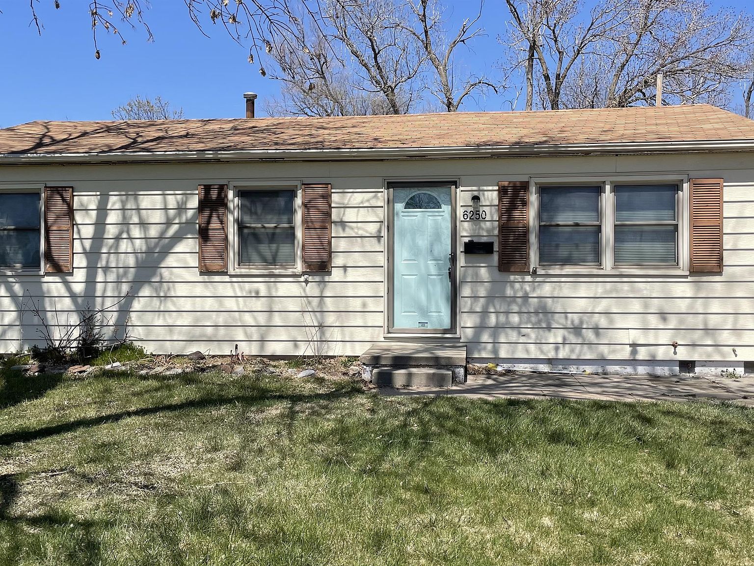 6250 Buckingham Ave, Omaha, NE 68117 | Zillow