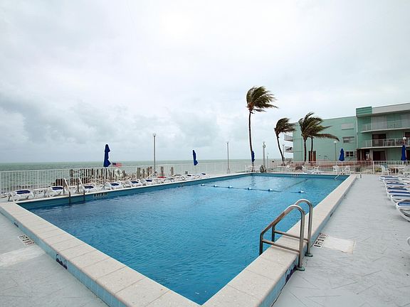 5th image of 201 E Ocean Dr Unit 207