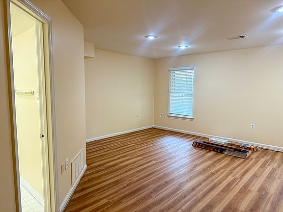 4th image of 13836 Coleman Ct