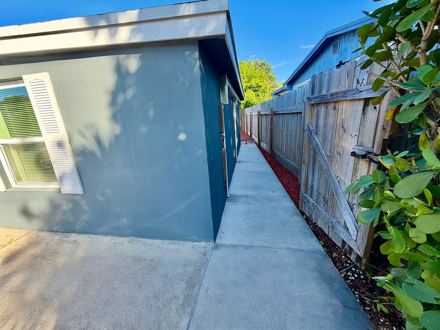 133 SW 11th Ave — Photo 3