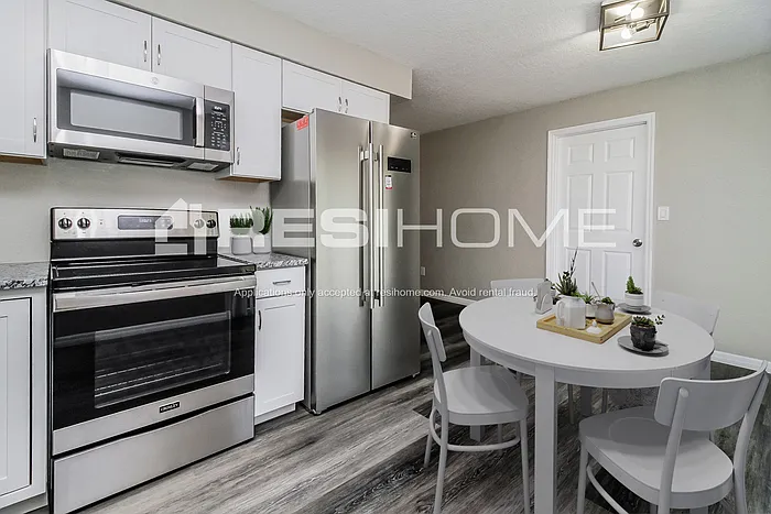 3 bed, 1.5 bath, 1068 sqft, $1,780 — Photo 3