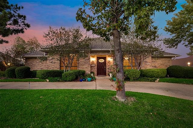 1st image of 2926 Club Hill Dr