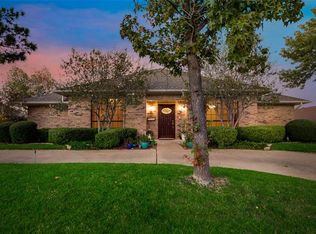 2926 Club Hill Dr, Garland, TX 75043