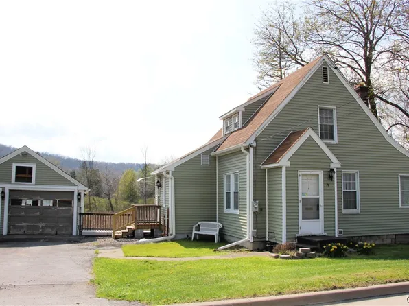 79 Utica St, Hamilton, NY 13346