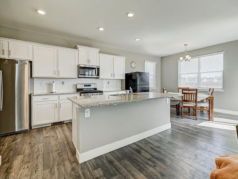 10525 Castor Dr — Photo 4
