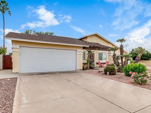 2nd image of 2303 E Flossmoor Cir