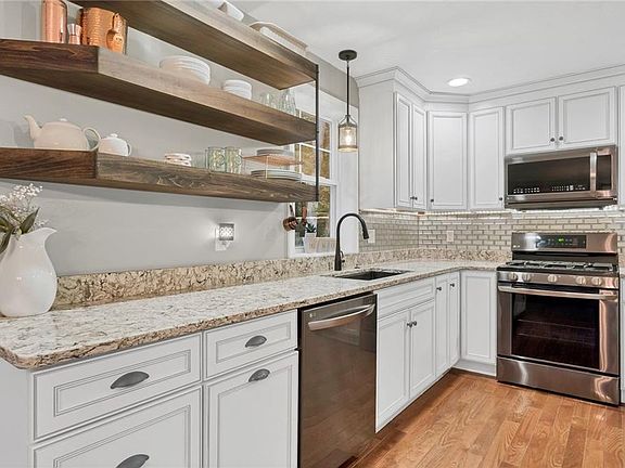 3rd image of 22 Blissdale Ave