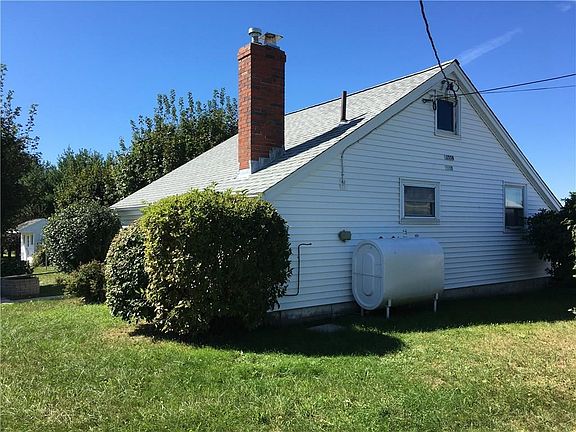 1 BEDROOM SINGLE FAMILY REAR EXTERIOR