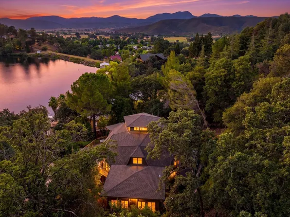 16945 Knollview Drive, Hidden Valley Lake, CA 95467